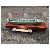 Vergo Berto 'Neipaieye' Display Case, W13 x L58...