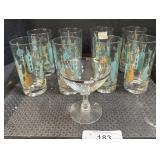 8 Cocktail Glasses, 1 Wedding Ring Champagne