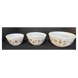3 Pyrex Mixing Bowls.