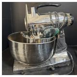 Sunbeam Mixmaster W/Attachments.