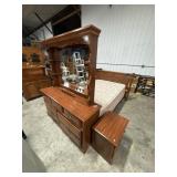 Broyhill Vanity, Side Table & Dbl Bed.