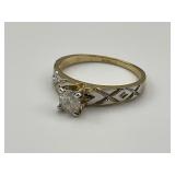 10KT Gold Natural Diamond Engagement Ring.