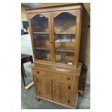 Vtg Heywood Wakefield Birch China Cabinet. Vtg Heywood Wakefield Birch China Cabinet.