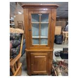 Vtg Pine Corner Cabinet. Vtg Pine Corner Cabinet.