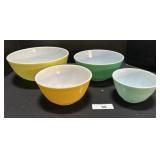 4 Various Pyrex Nesting Mixing Bowls.