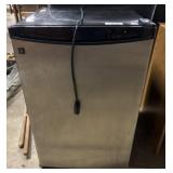 GE Mini Fridge.