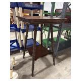 Vtg Oak Turned Leg Side Table.