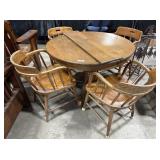Vtg Round Oak Dining Table & BarrelBack Chairs.