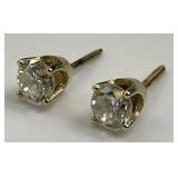 14KT Gold Diamond Earrings.