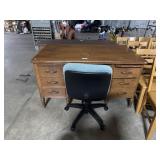 Vtg Mahogany Executive Desk & Office Chair.