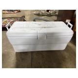 Rubbermaid Cooler.