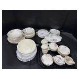 Homer Laughlin China Co. Dinnerware Set.