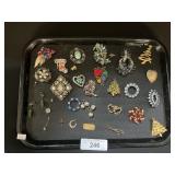 Costume Jewelry, Christmas Pins.