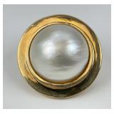 14KT Gold And Pearl Clasp Pendant.