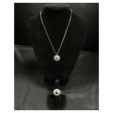 14KT White Gold Necklace W/Aquamarine Accent.