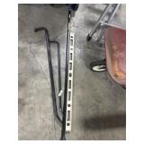 3 Crow Bars & Spirit Level.