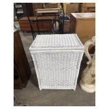 White Wicker Laundry Hamper W/Lid.