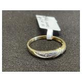 10 KT Gold Diamond Ring.