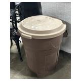 Rubbermaid Roughneck Garbage Can.