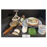 Souvenir Plates & Figures, Hamilton Scale.