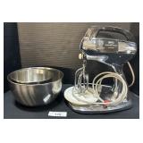 Hamilton Beach Standing Mixer & Bowls.