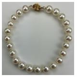 14KT Gold Clasp Pearl Bracelet.