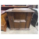 Vtg Oak Singer Sewing Table/Machine.