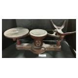 Cast Iron Howe 16 lb Home Scale.