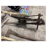 Vtg Blacksmithing Anvil & Post Vice.