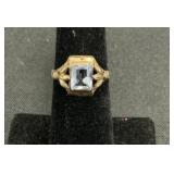 10 KT Gold & Aquamarine Ring.