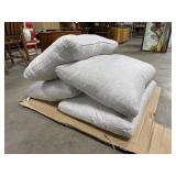 (4) NOS Macyï¿½s Cushion/Pillows.