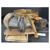 Tambourine & Washboards.