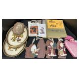 Longaberger Christmas Molds, Hummel Books.