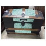 Vtg Steamr Style Trunk.