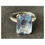 14K Gold & Aquamarine Ring.