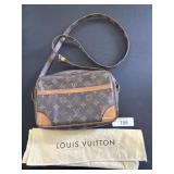 Louis Vuitton Looping MM Crossbody Bag & Dustcover
