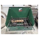 Vtg Coleman Portable Gas Grill.