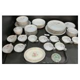 Mikasa Gwen Fine China Dinnerware Set, Serves 7.