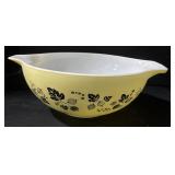Vintage Pyrex 'Gooseberry' Cinderella Mixing Bowl.