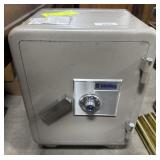 Vtg Steel Sentry Safe.