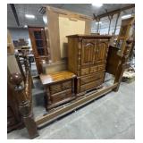 Vtg Knotty Pine Bedroom Suite.