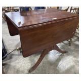 Mahogany DropLeaf Table.