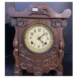 Antique Wooden Mantle Clock.