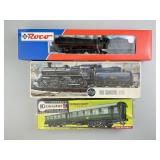 Train Locomotive & 2 Model Kits.