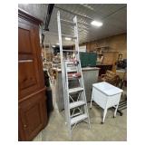 16ft Extension Ladder, 5ft Ladder.