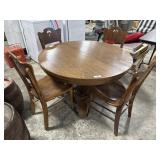 Vtg Oak Pedestal Dining Table.