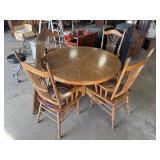 Traditional Style Oak Pedestal Dining Table.