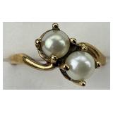 10KT Gold Double Pearl Ring.