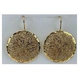 18KT Gold Filigree Design Dangle Earrings.