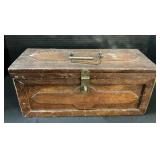 Vintage Folk Art Chest. Approx 13.5 inches long.